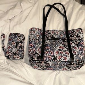 VERA BRADLEY TOTE AND MATCHING WALLET WRISTLET